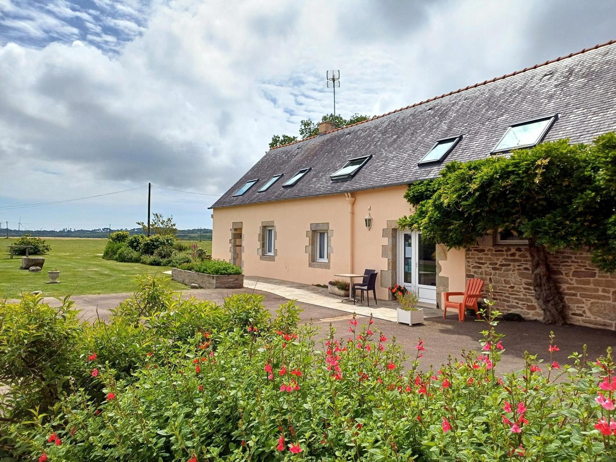 Au Calme A 10Mn Des Baies De Douarnenez Et Audierne Avec Cuisine A Disposition Mahalon Exteriör bild